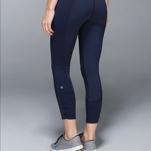 Lululemon Runday Crop. Size 4.